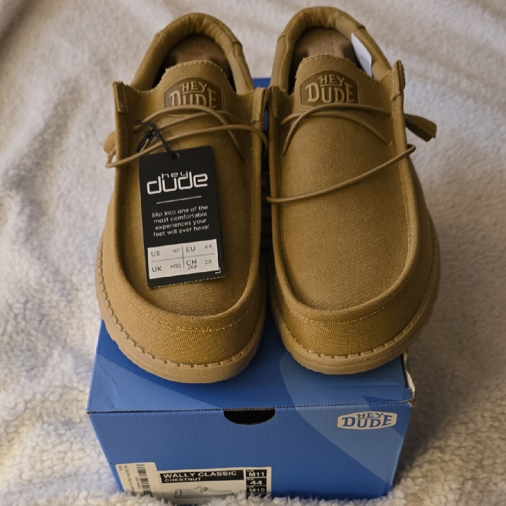 Hey Dude Men's Classic Tan Loafers